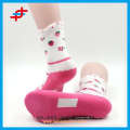 vente en gros jolies chaussettes tube de jeune fille à motif fraise rose, bon marché et super confortables